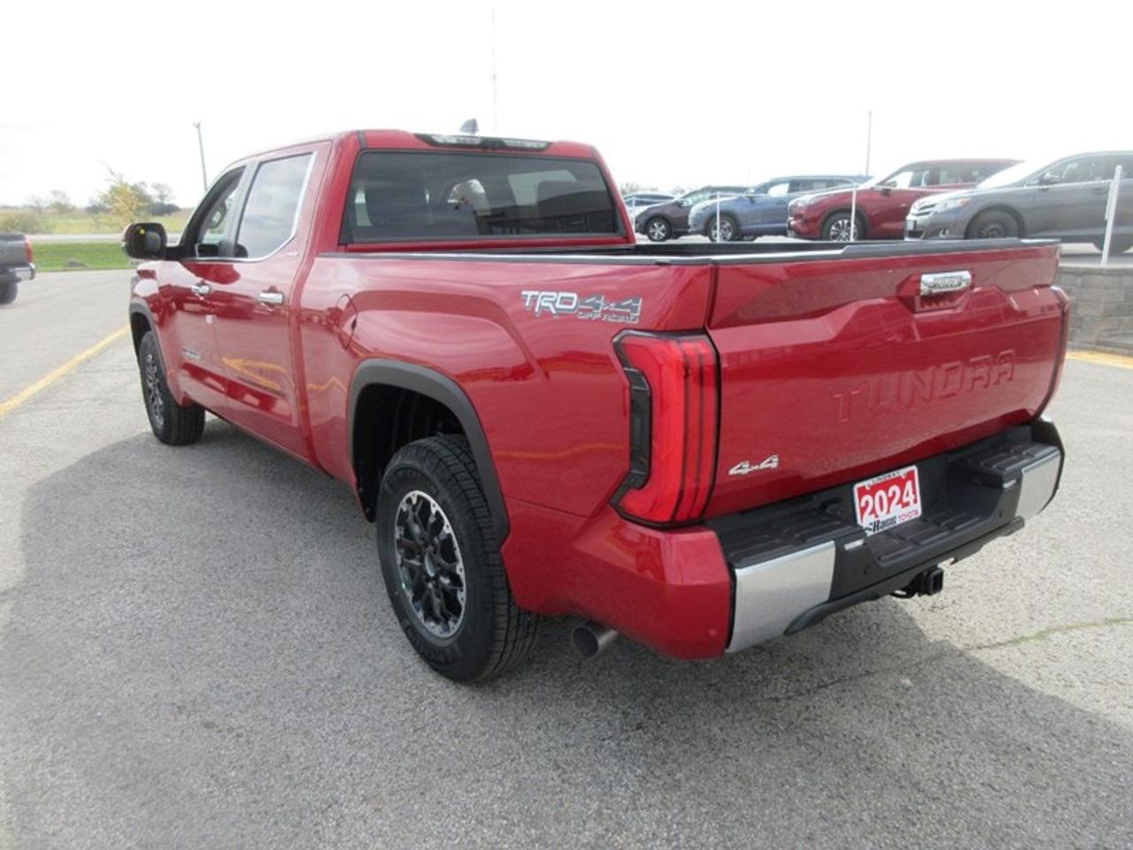 2024 Toyota Tundra Limited CREW MAX Photo2