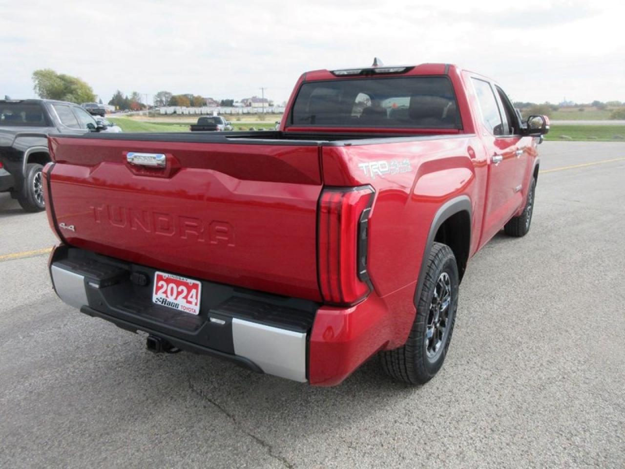 2024 Toyota Tundra Limited CREW MAX Photo