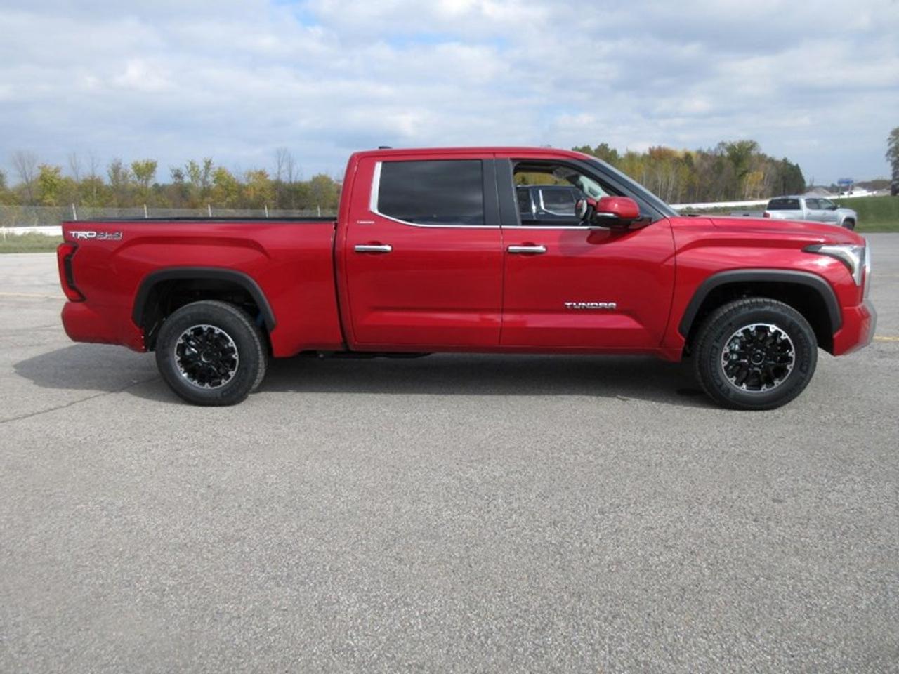 2024 Toyota Tundra Limited CREW MAX Photo