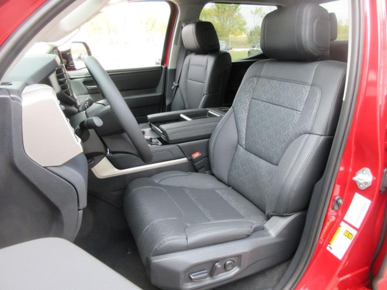 2024 Toyota Tundra Limited CREW MAX Photo