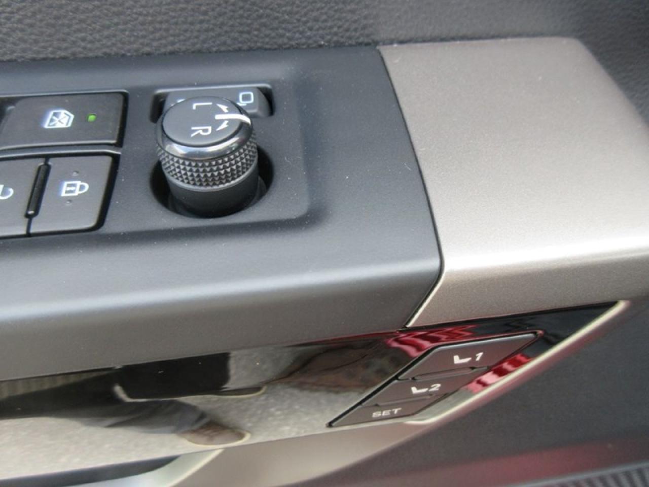 2024 Toyota Tundra Limited CREW MAX Photo