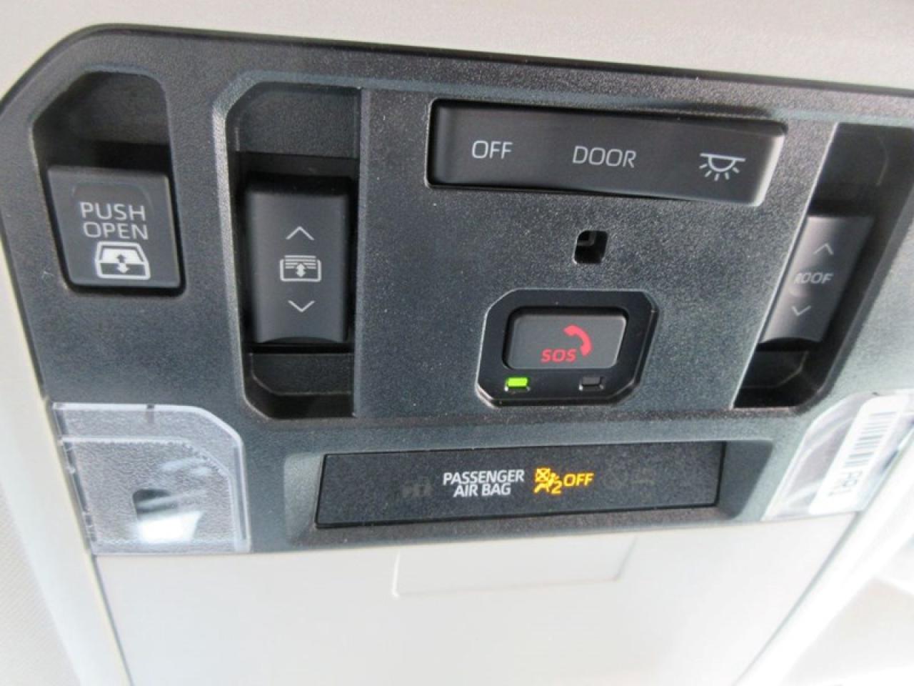 2024 Toyota Tundra Limited CREW MAX Photo