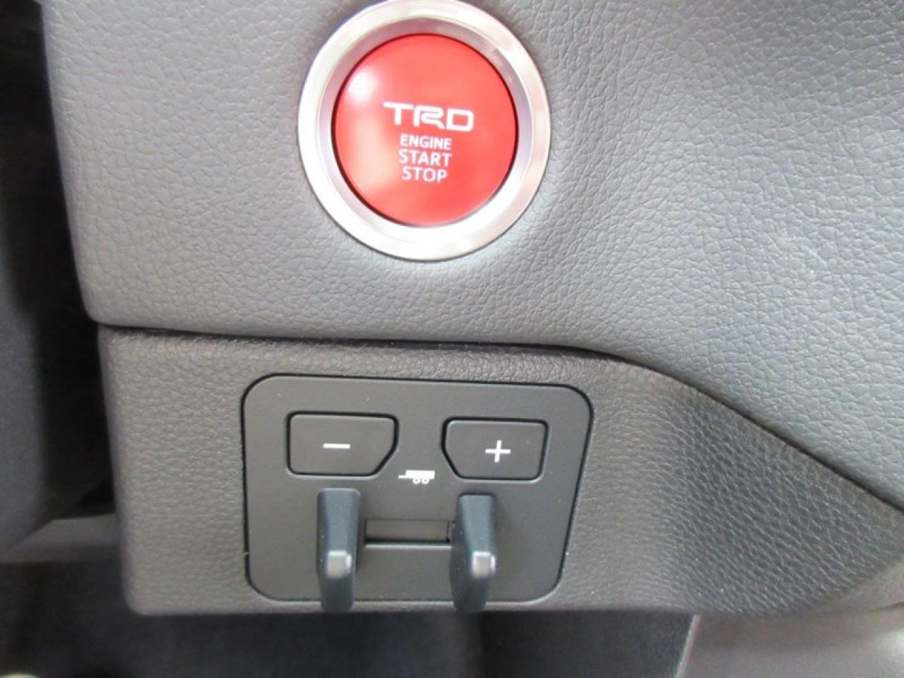 2024 Toyota Tundra Limited CREW MAX Photo