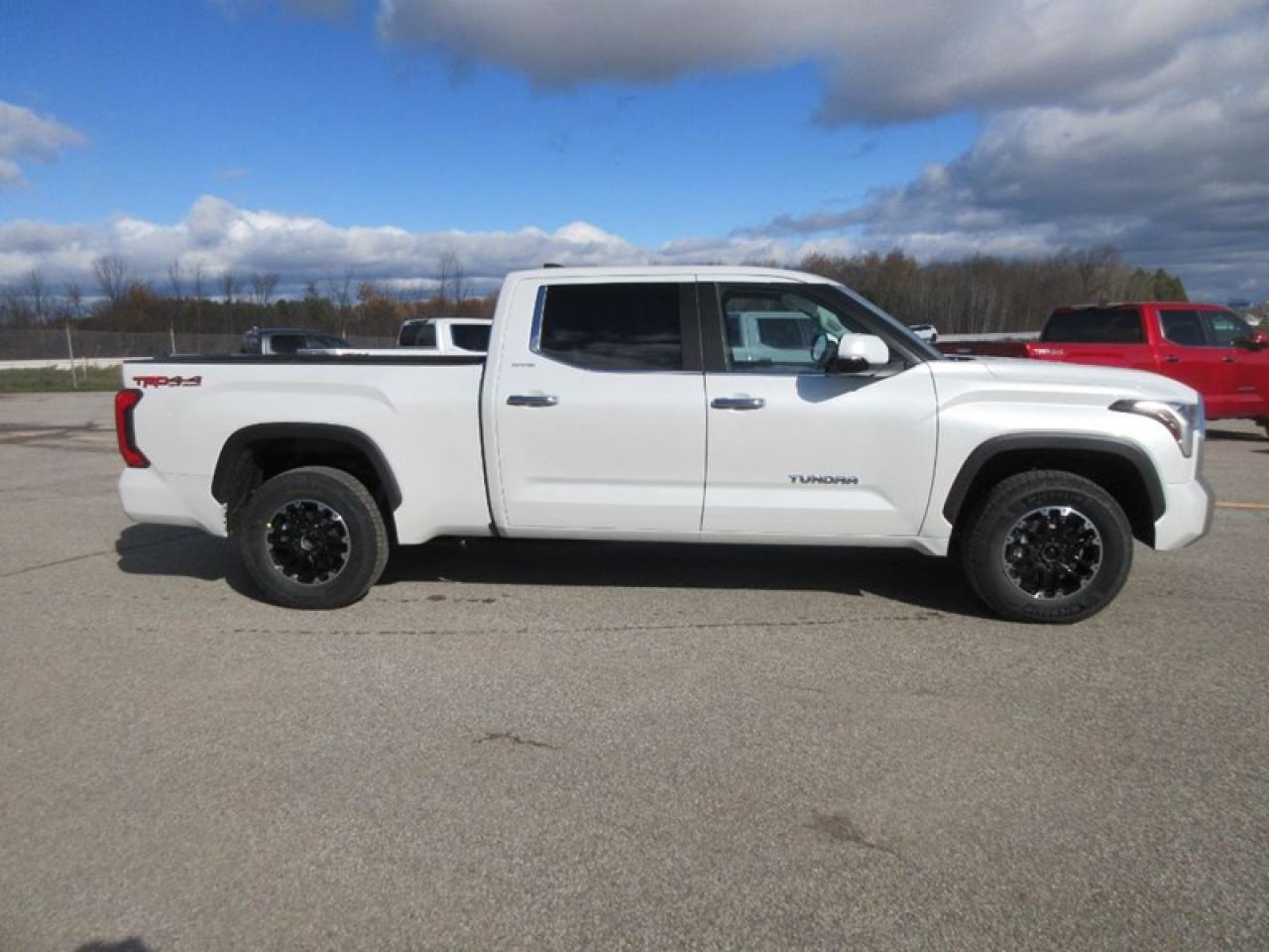 2024 Toyota Tundra Limited CREW MAX Photo