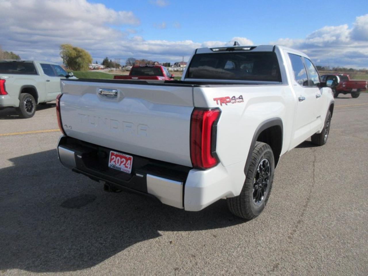 2024 Toyota Tundra Limited CREW MAX Photo