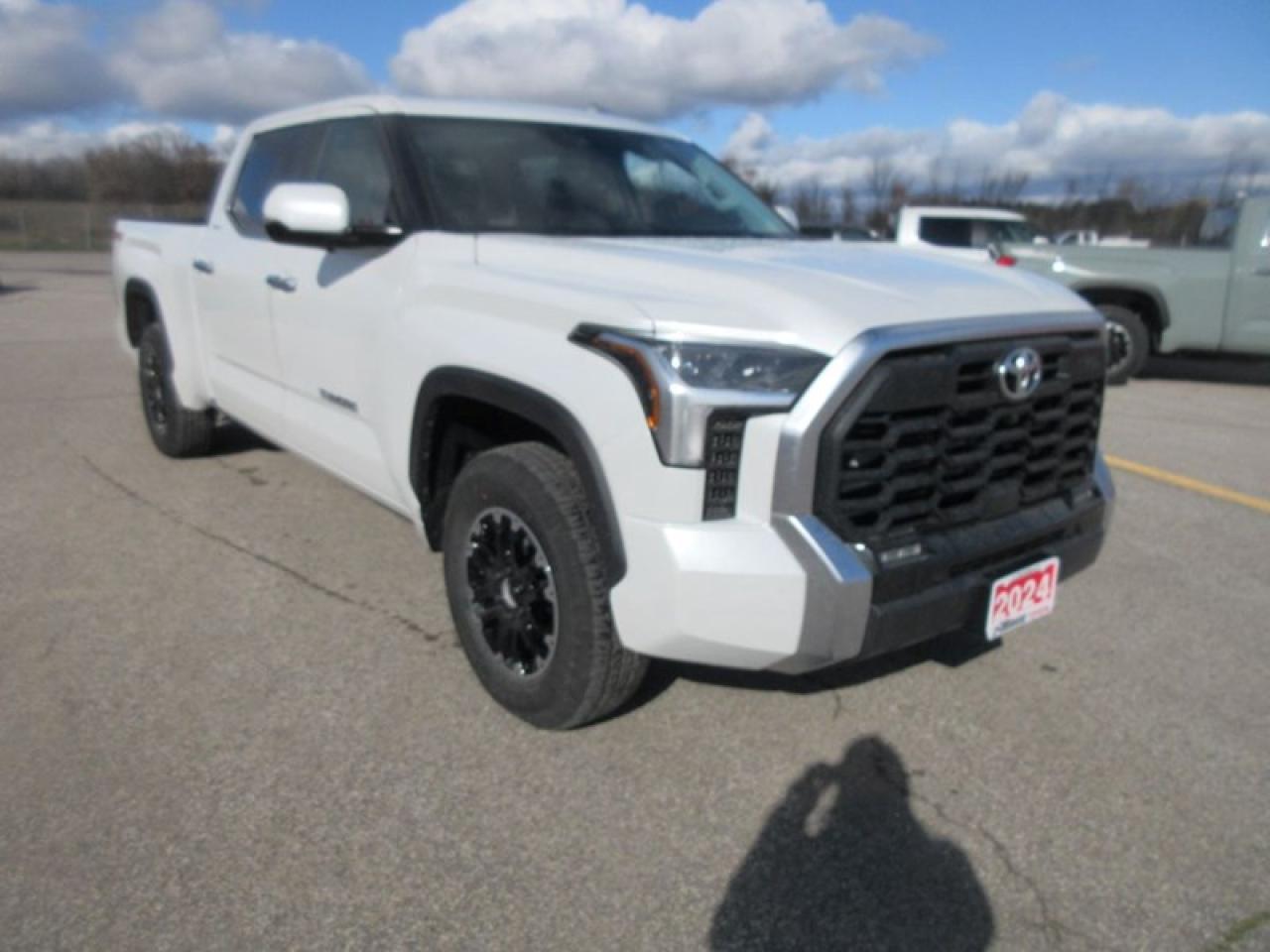 2024 Toyota Tundra Limited CREW MAX Photo