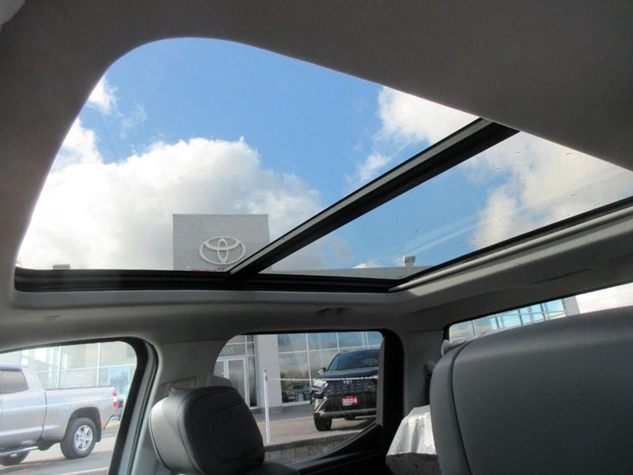 2024 Toyota Tundra Limited CREW MAX Photo