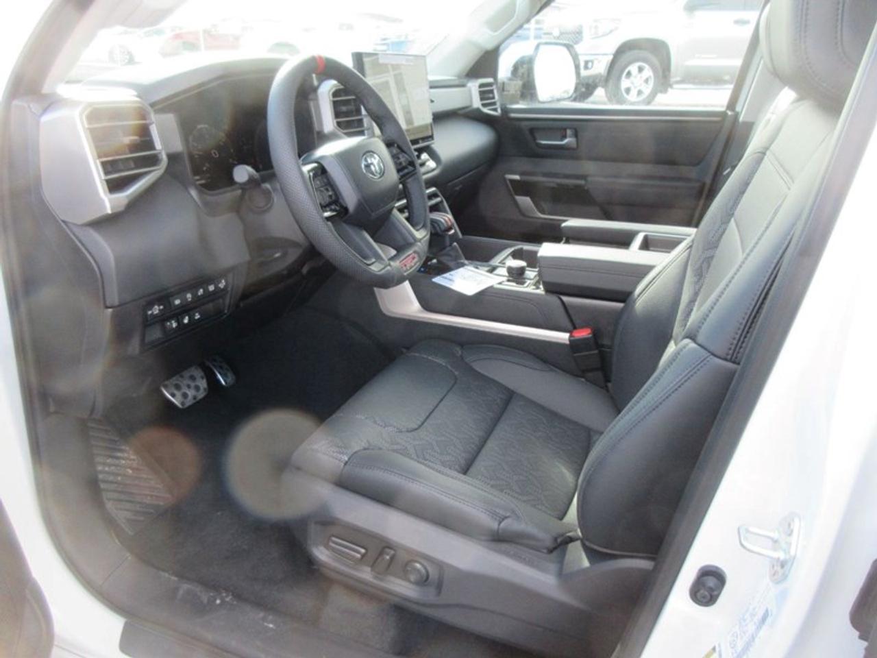 2024 Toyota Tundra Limited CREW MAX Photo