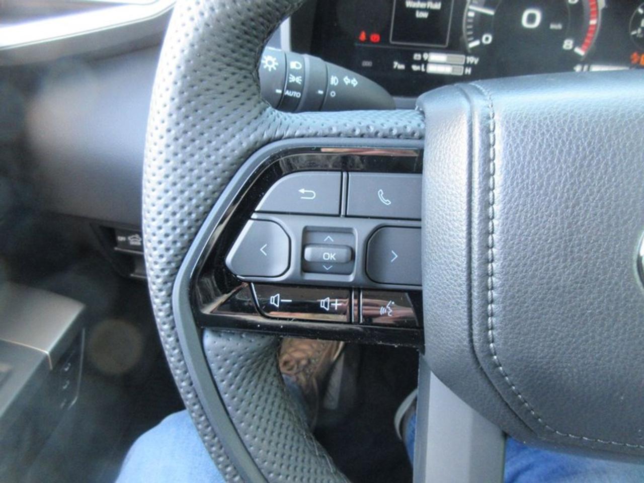 2024 Toyota Tundra Limited CREW MAX Photo