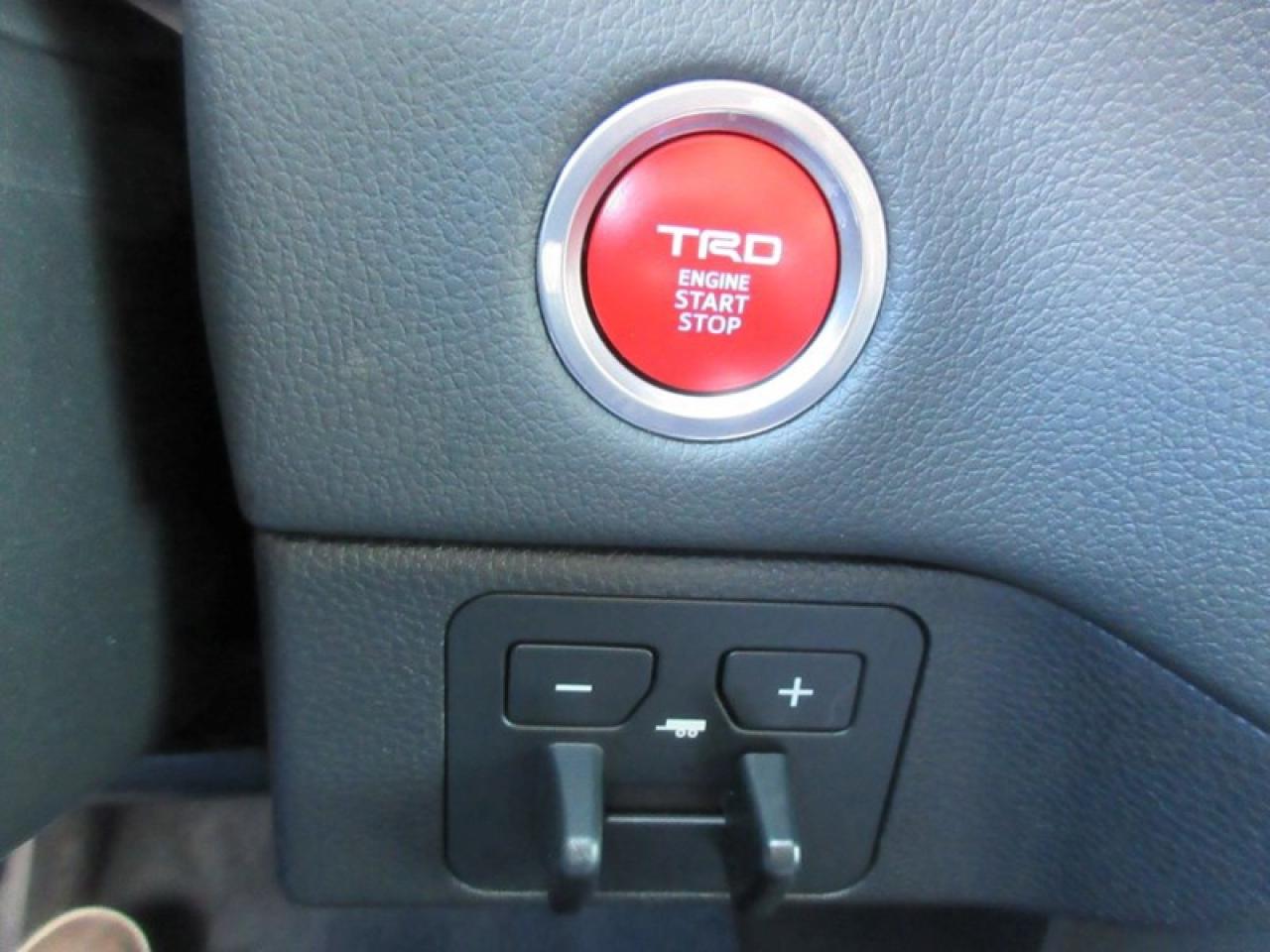 2024 Toyota Tundra Limited CREW MAX Photo