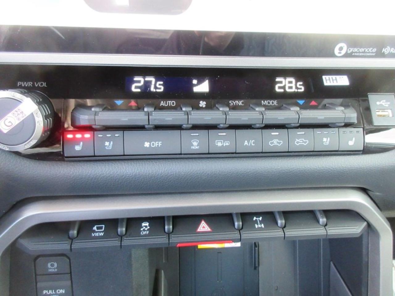 2024 Toyota Tundra Limited CREW MAX Photo