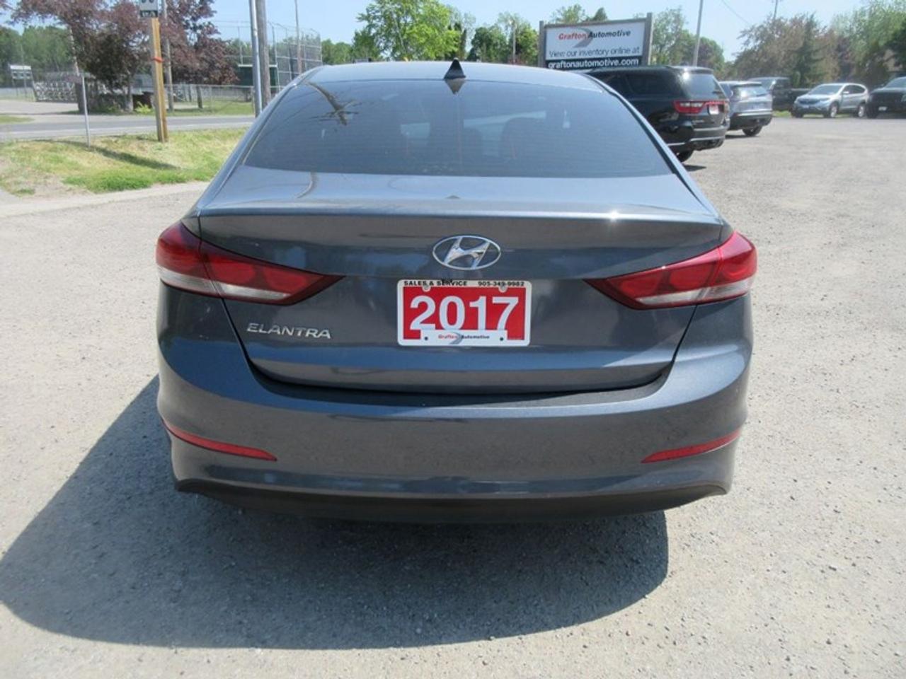 2017 Hyundai Elantra GLS Photo