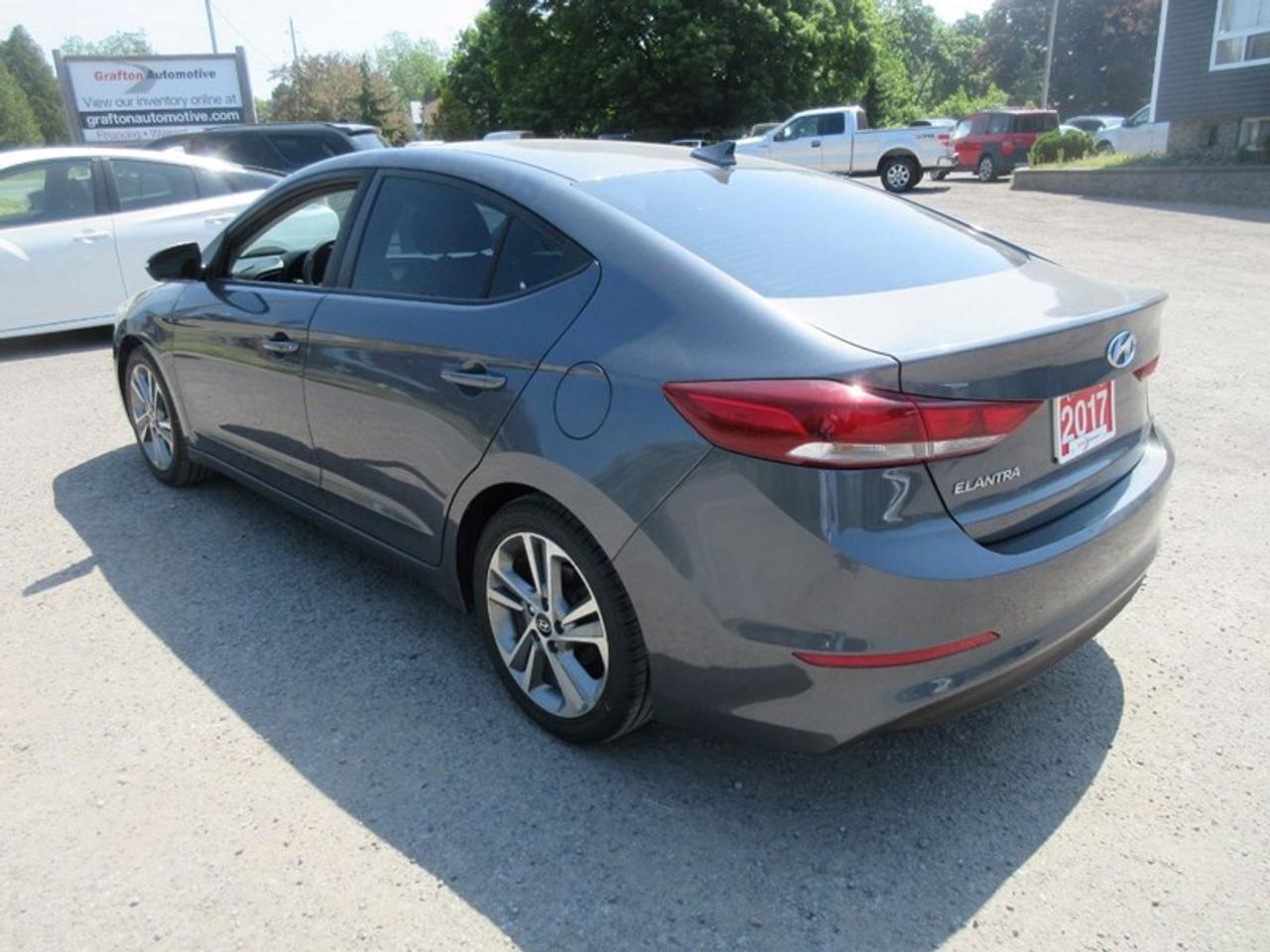 2017 Hyundai Elantra GLS Photo