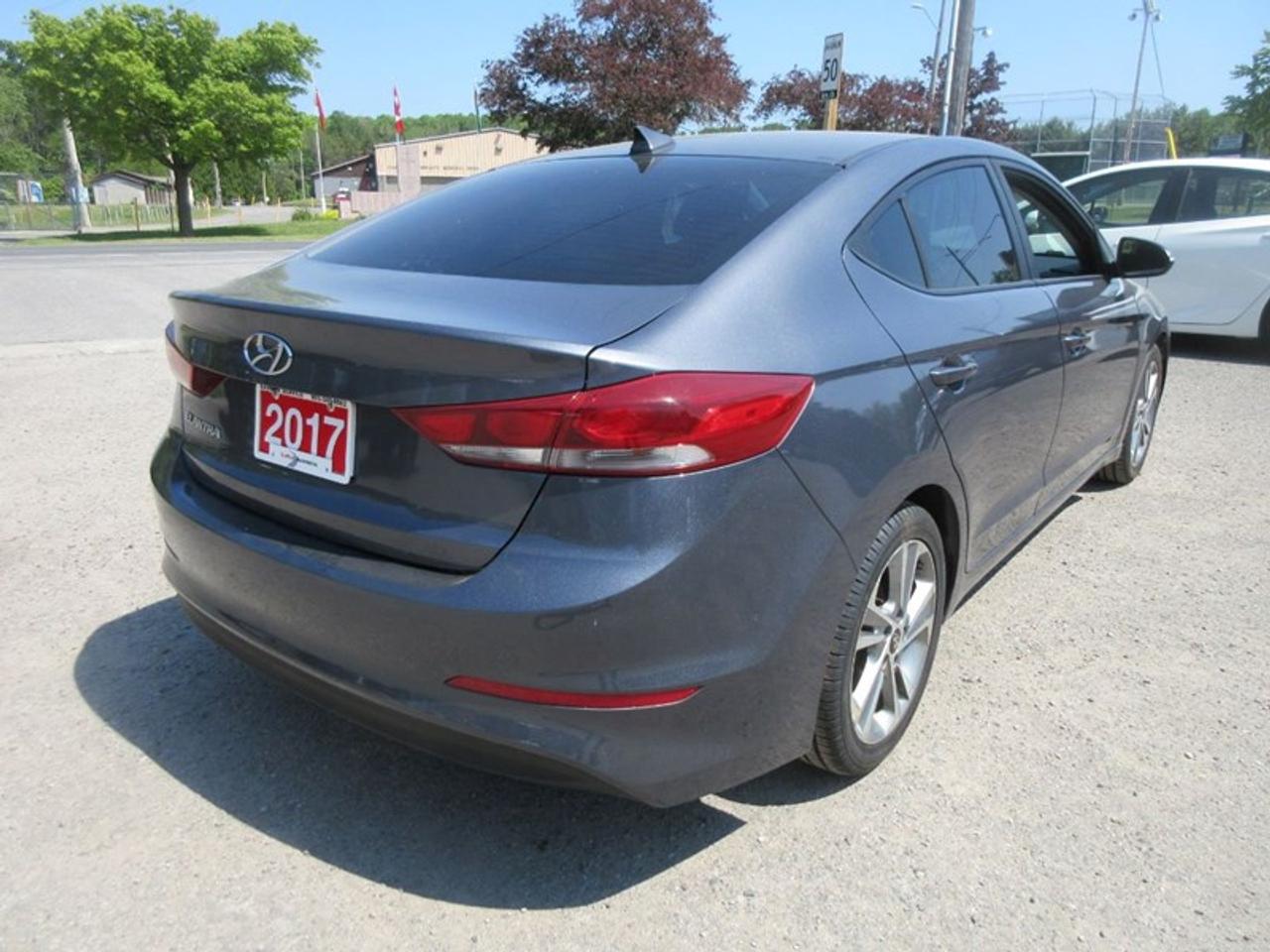 2017 Hyundai Elantra GLS Photo