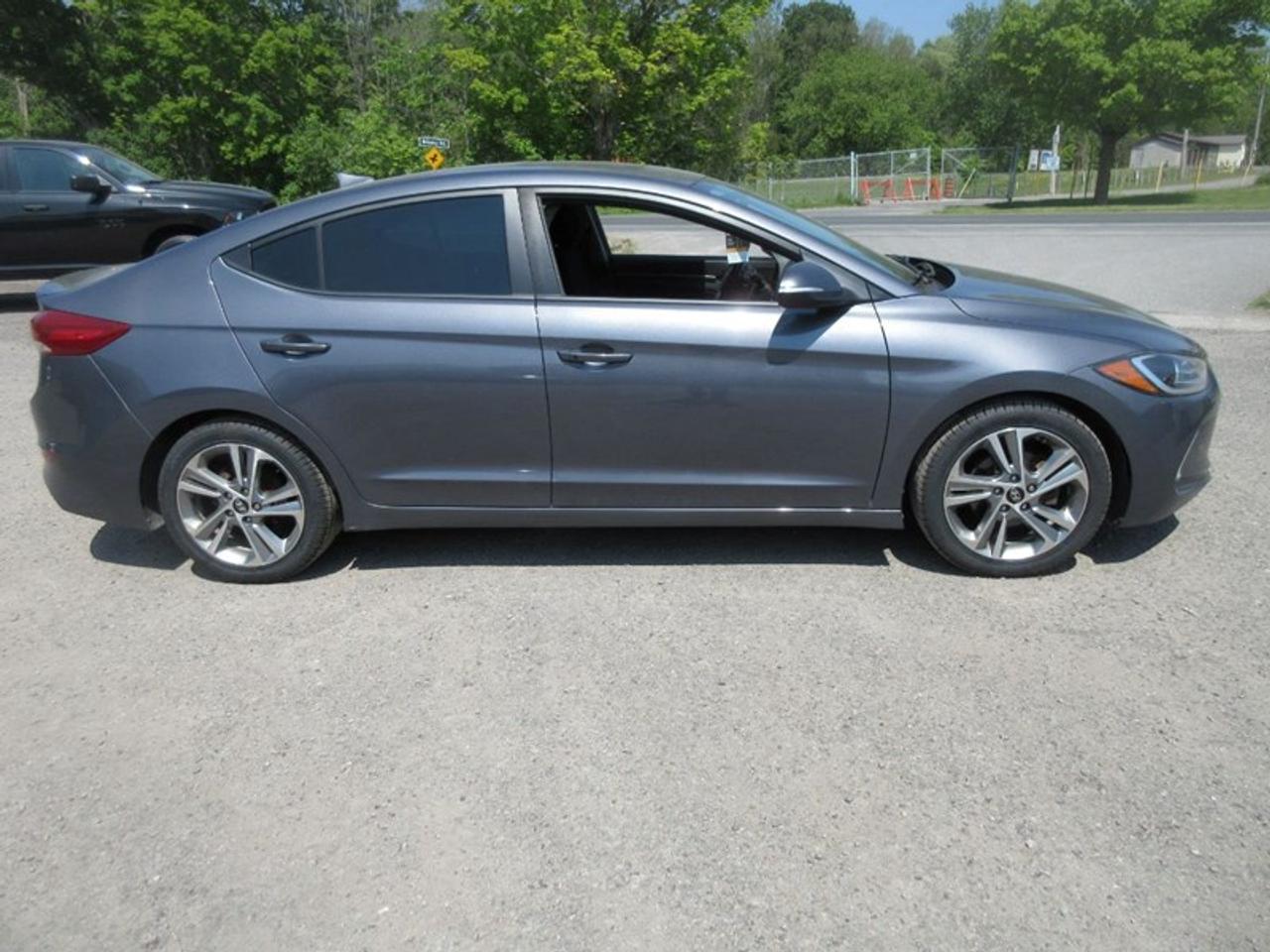 2017 Hyundai Elantra GLS Photo