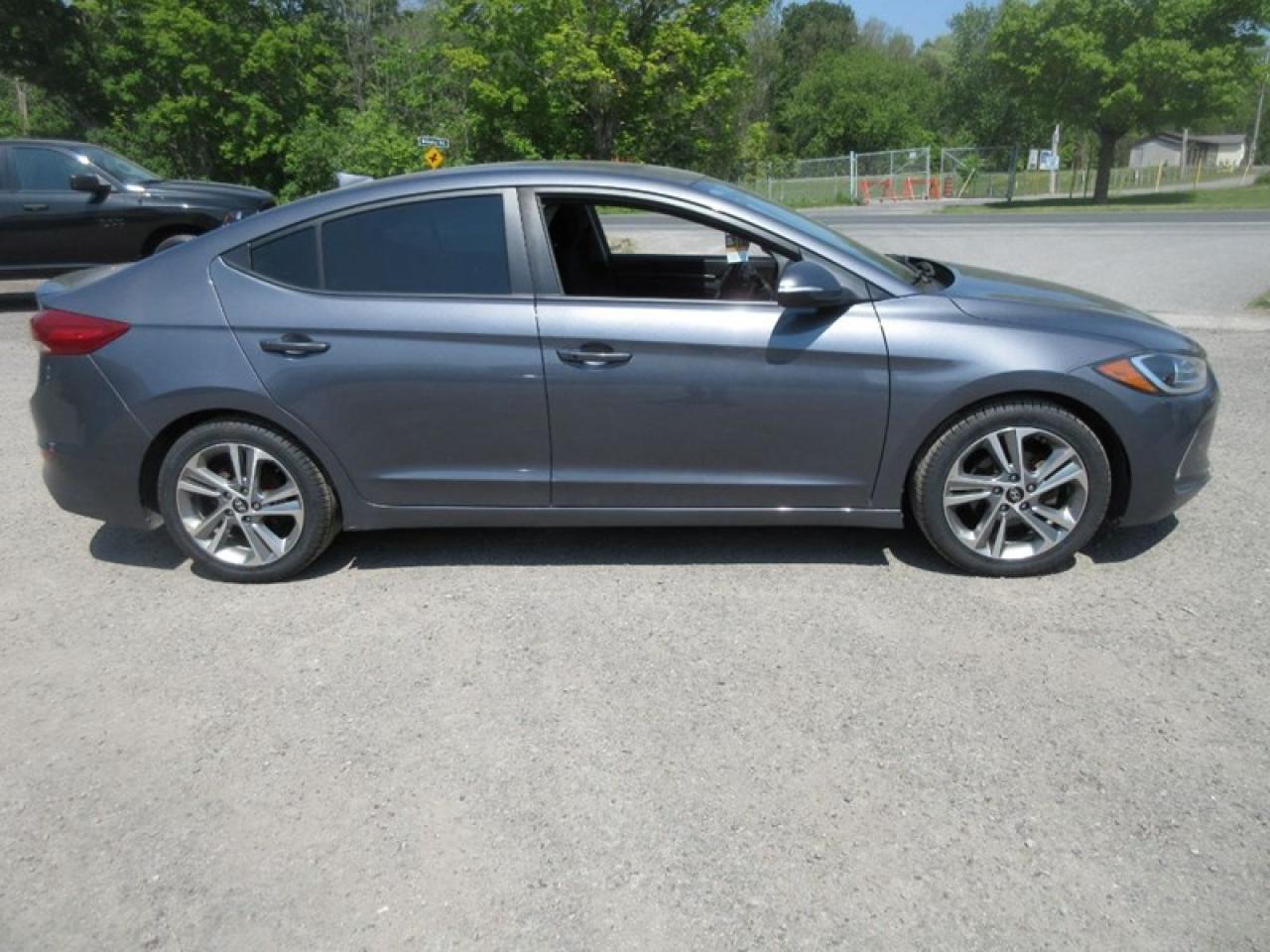 2017 Hyundai Elantra GLS Photo