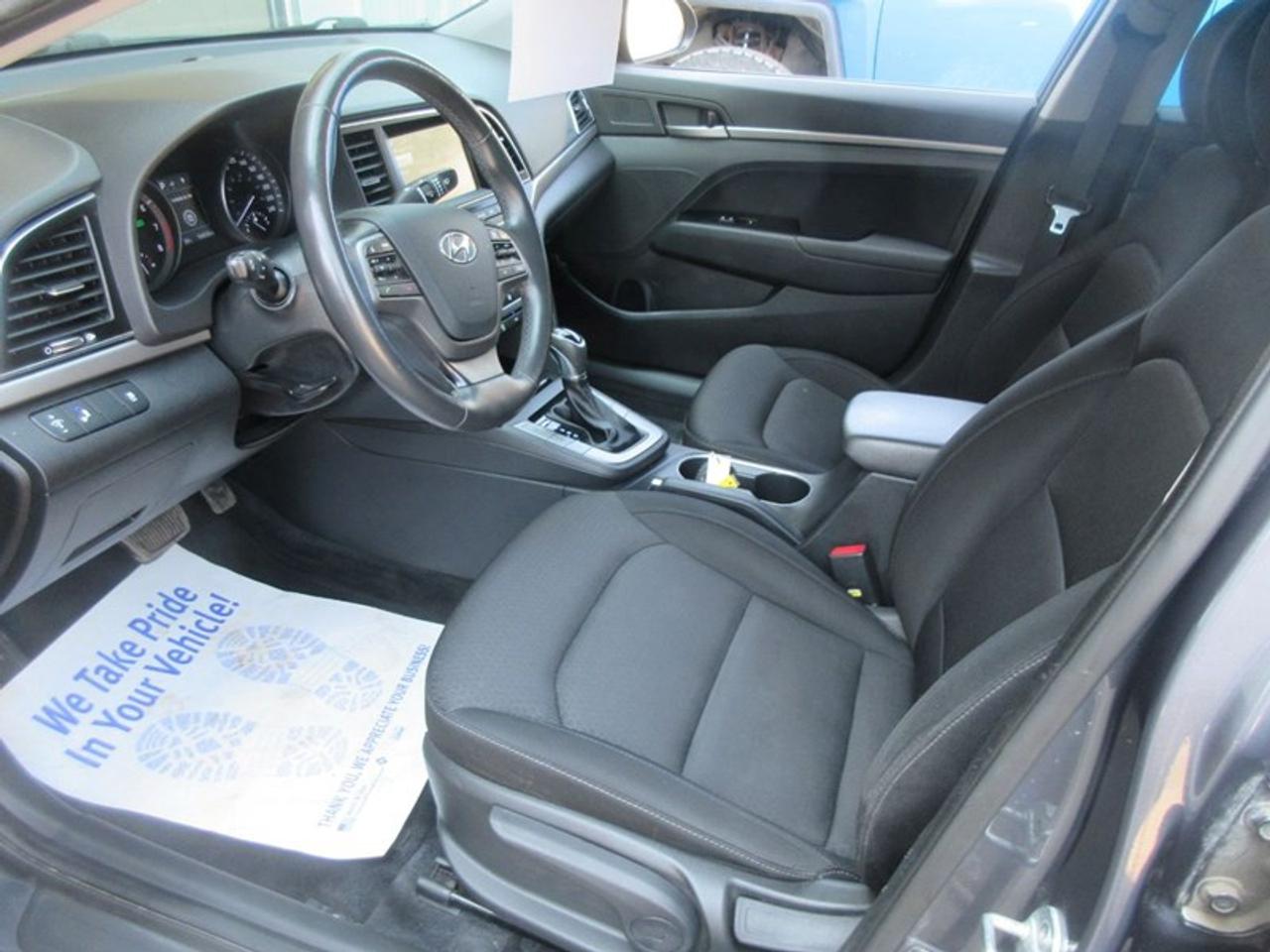 2017 Hyundai Elantra GLS Photo