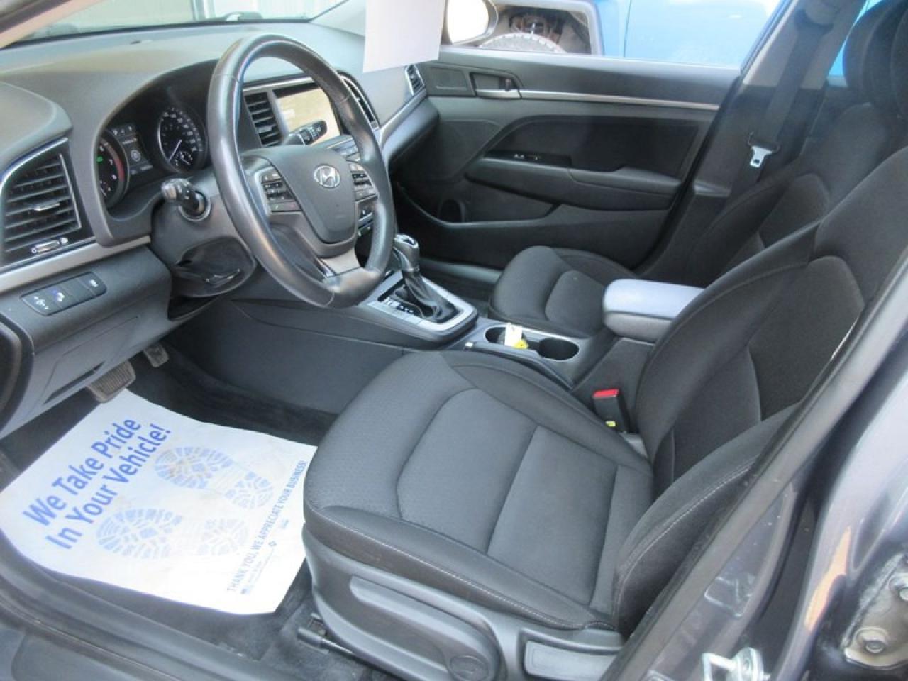 2017 Hyundai Elantra GLS Photo