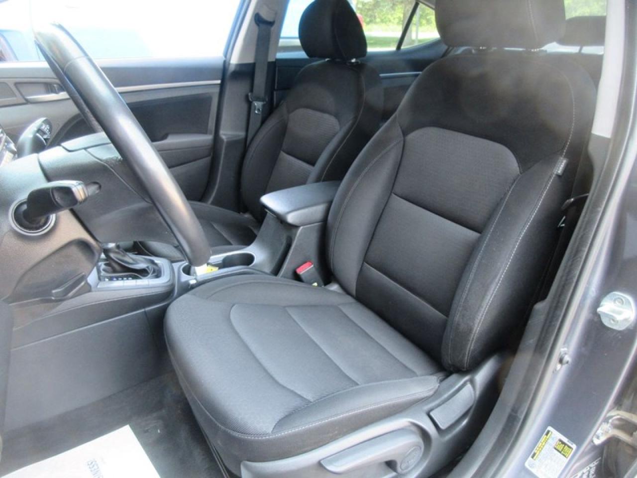 2017 Hyundai Elantra GLS Photo