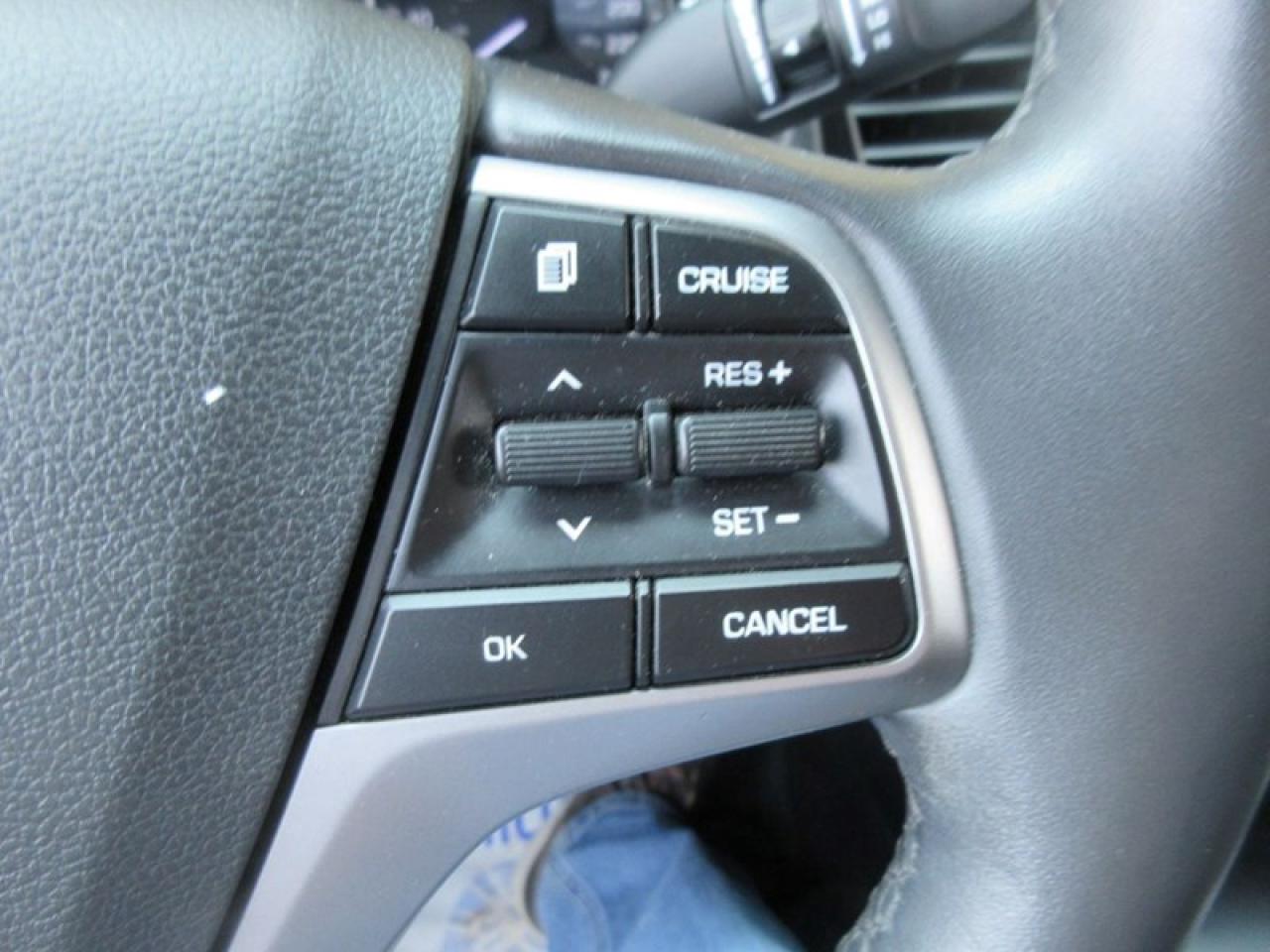 2017 Hyundai Elantra GLS Photo