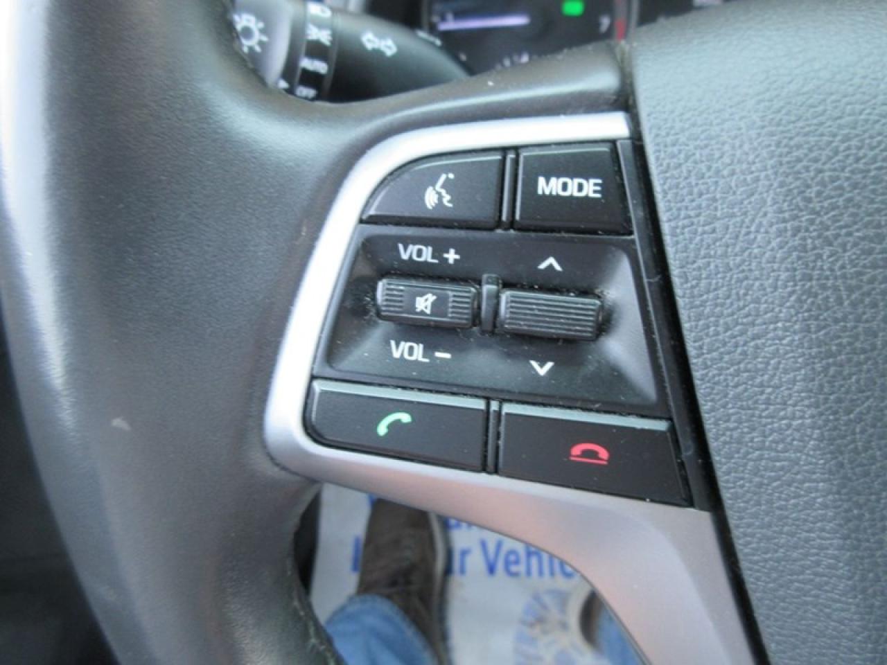 2017 Hyundai Elantra GLS Photo