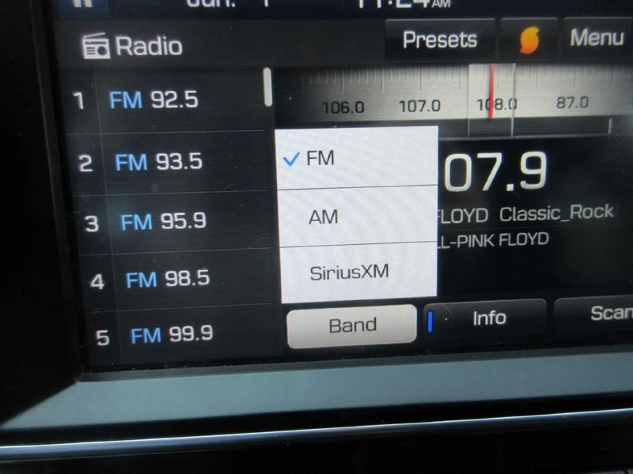 2017 Hyundai Elantra GLS Photo