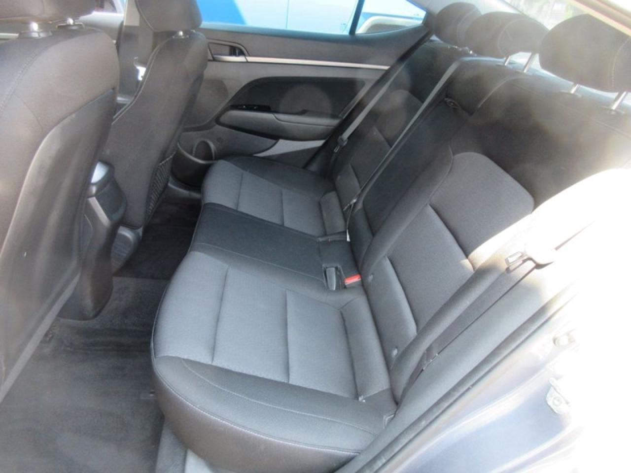 2017 Hyundai Elantra GLS Photo