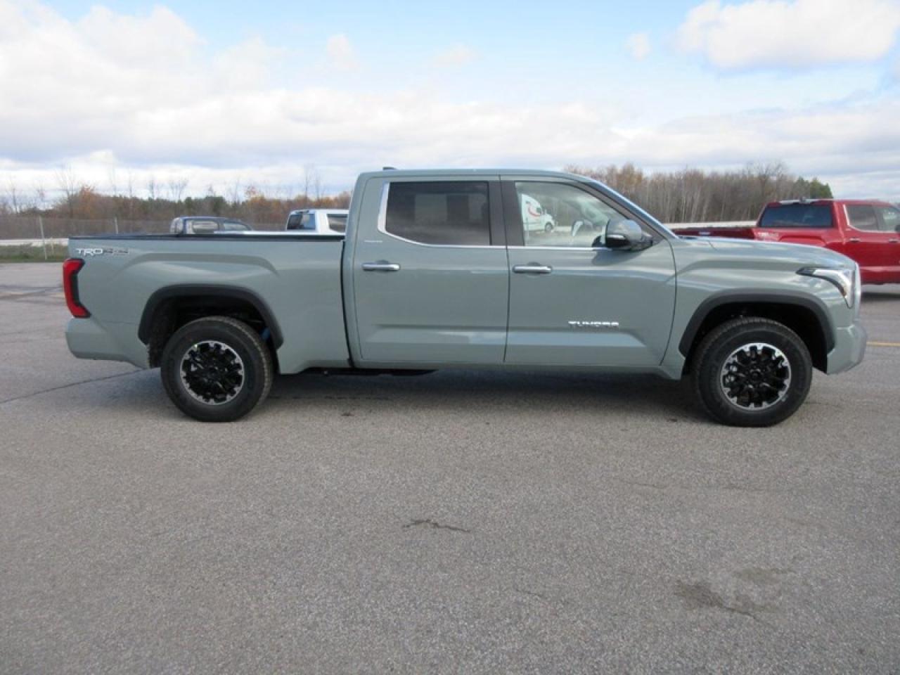 2024 Toyota Tundra Limited CREW MAX Photo
