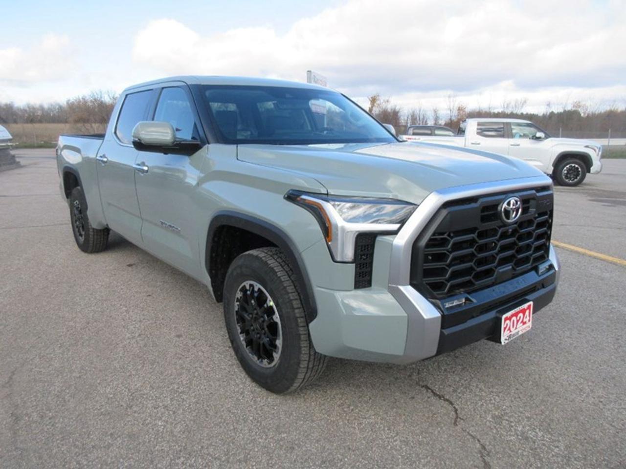2024 Toyota Tundra Limited CREW MAX Photo