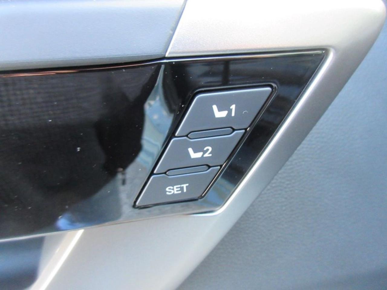 2024 Toyota Tundra Limited CREW MAX Photo