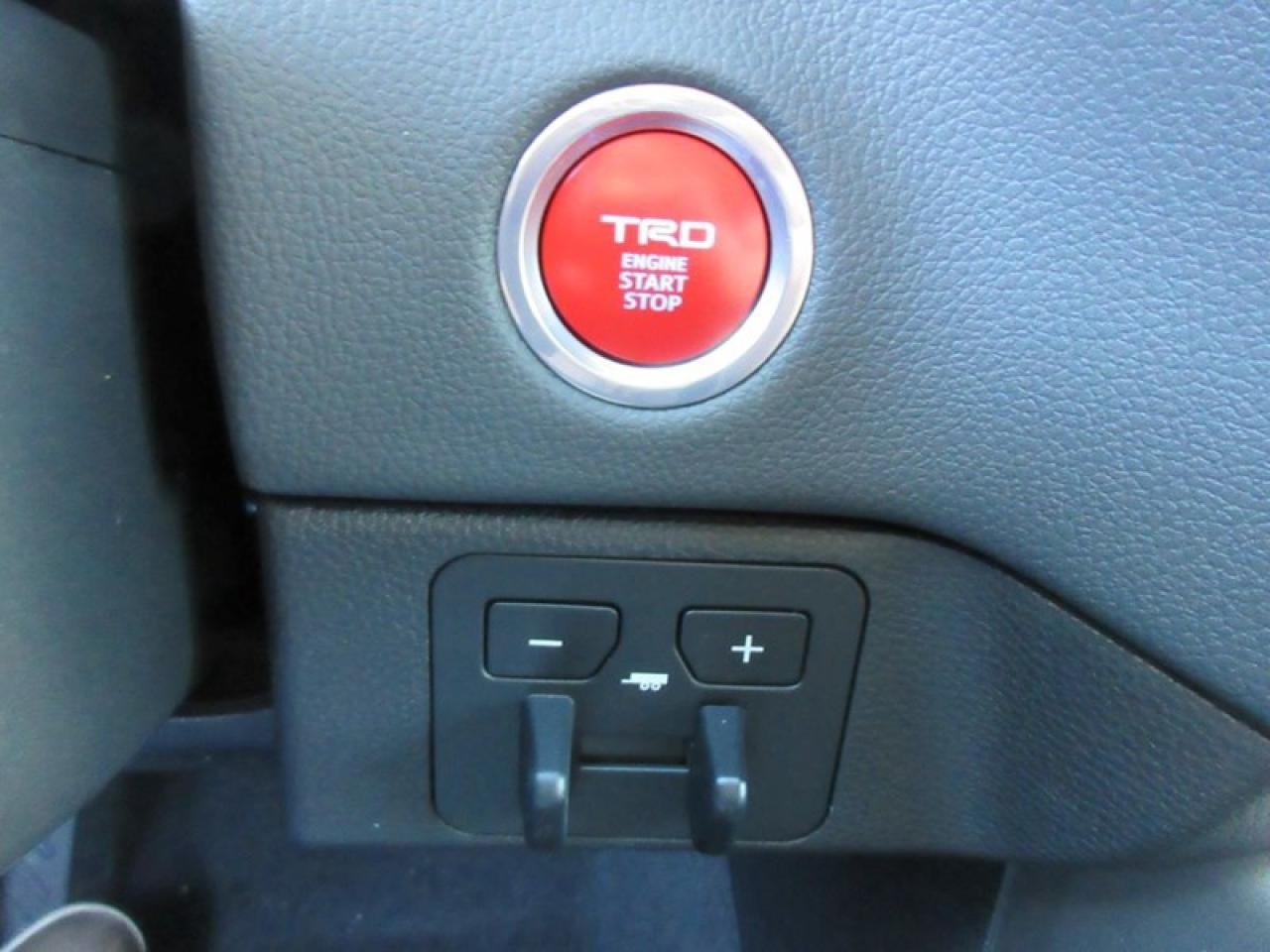 2024 Toyota Tundra Limited CREW MAX Photo