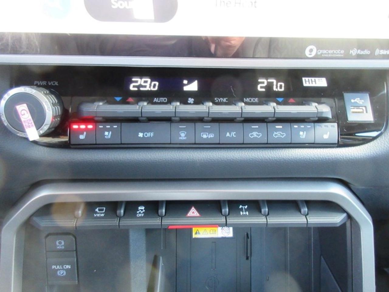 2024 Toyota Tundra Limited CREW MAX Photo