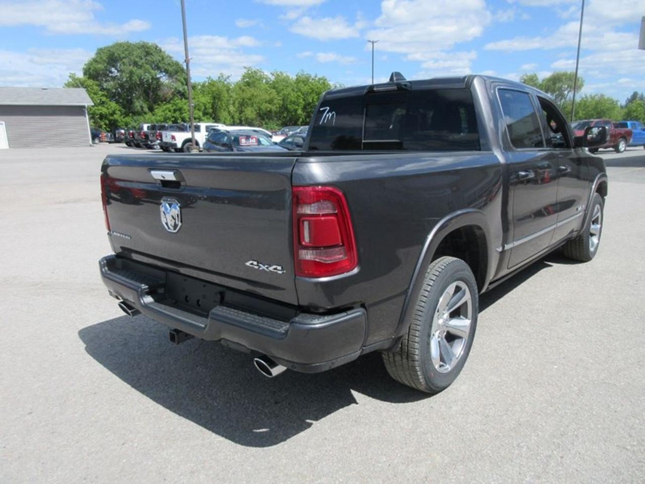2022 RAM 1500 Limited Crew Cab Photo