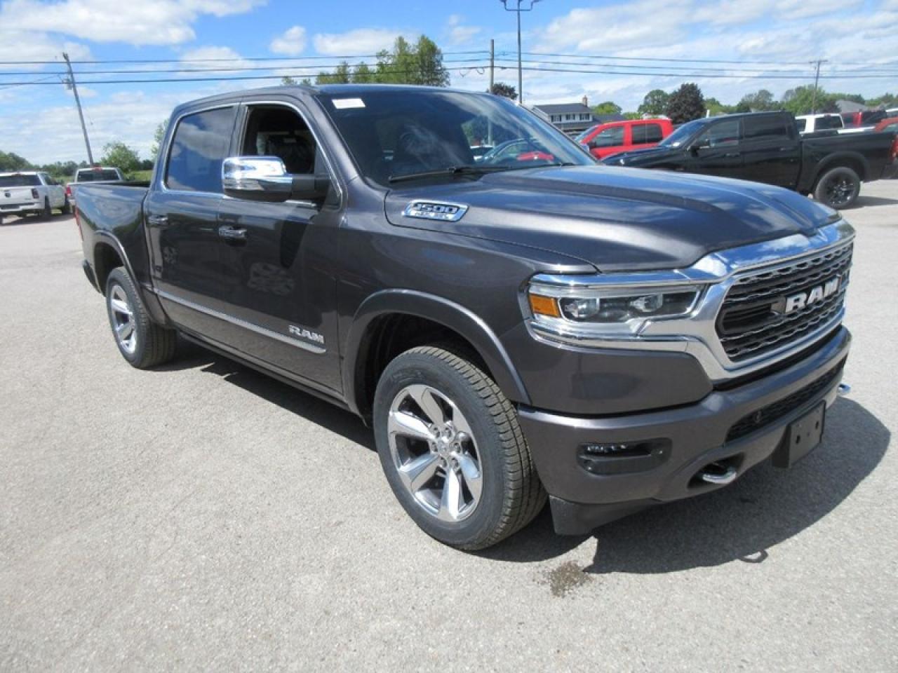 2022 RAM 1500 Limited Crew Cab Photo4
