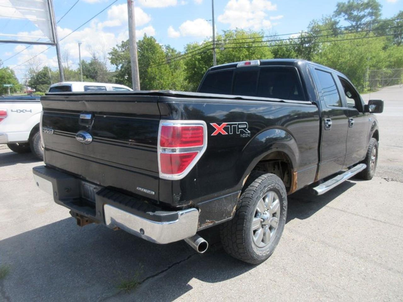 2011 Ford F-150 XLT XTR Photo2