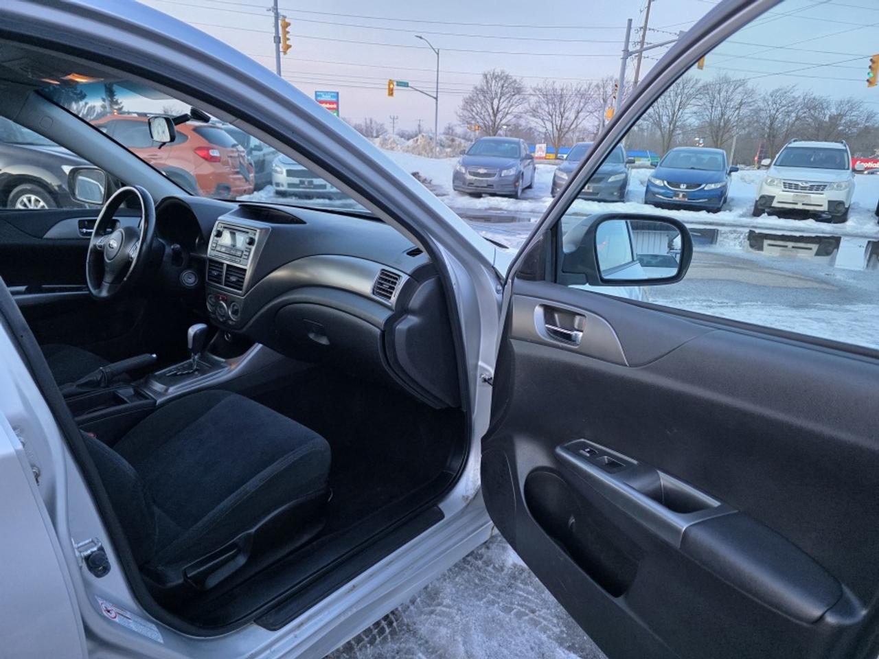 2011 Subaru Impreza 2.5L 4-CYLINDER ENGINE, SYMMETRICAL AWD Photo