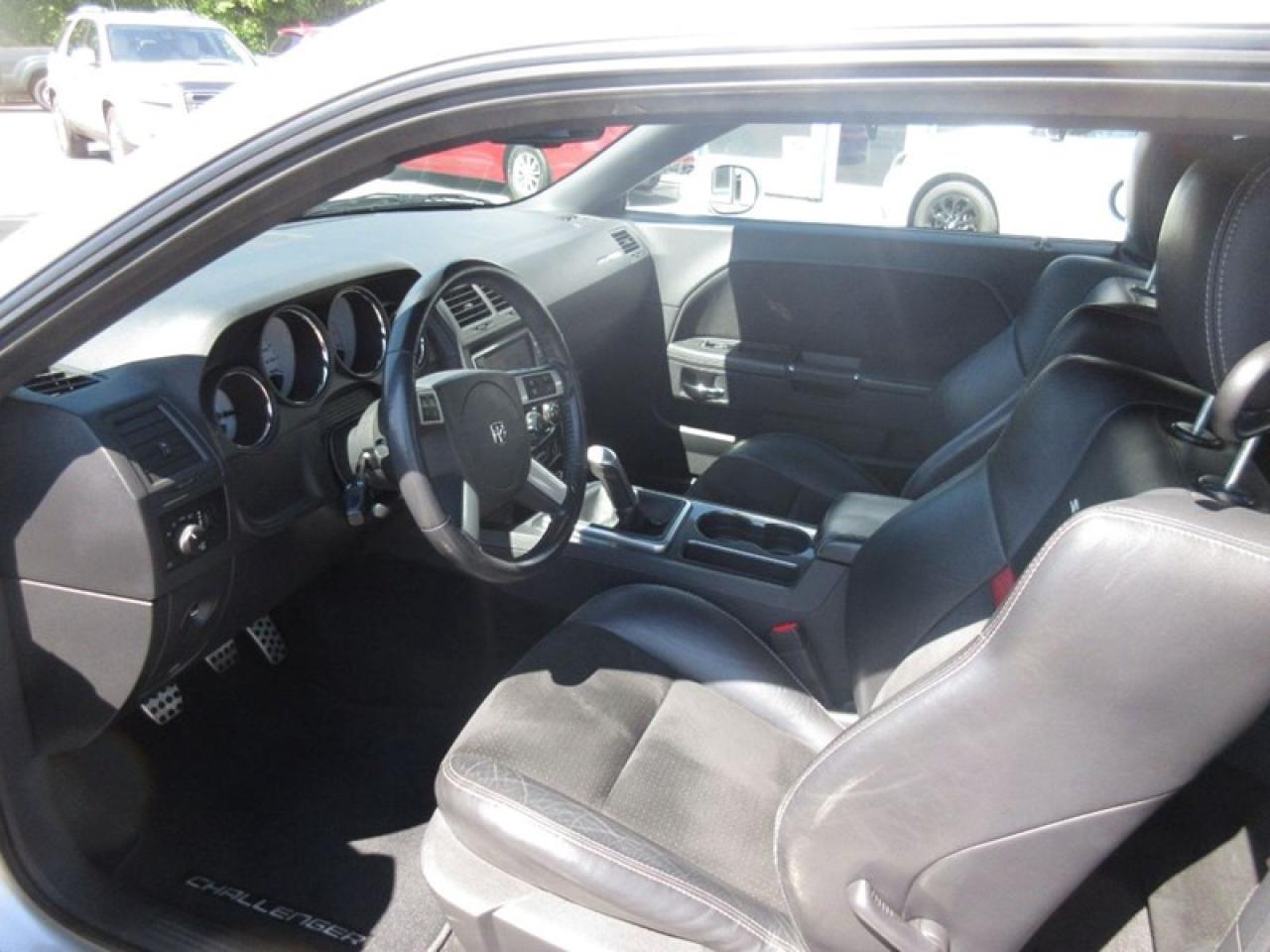 2010 Dodge Challenger SRT8 Photo