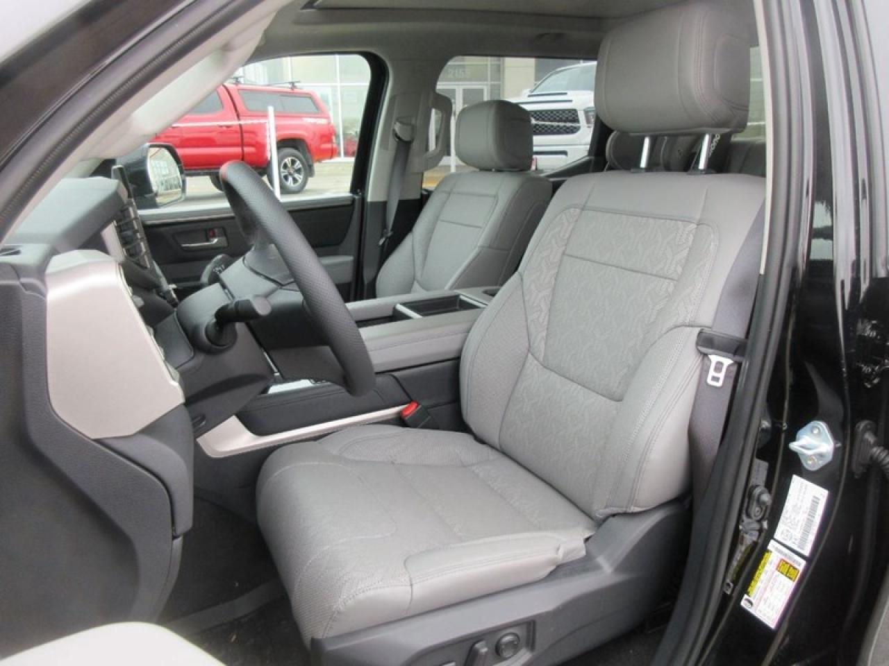 2023 Toyota Tundra Limited CREW MAX Photo