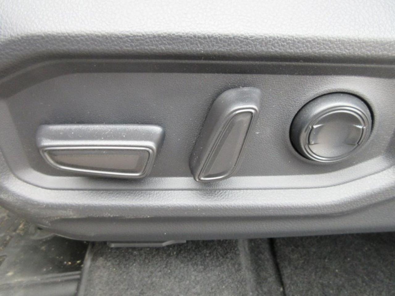 2023 Toyota Tundra Limited CREW MAX Photo