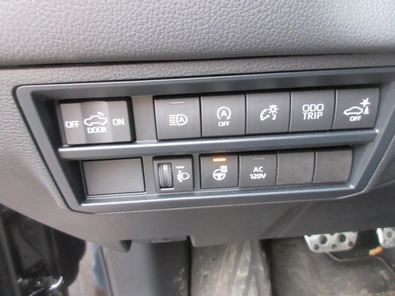 2023 Toyota Tundra Limited CREW MAX Photo