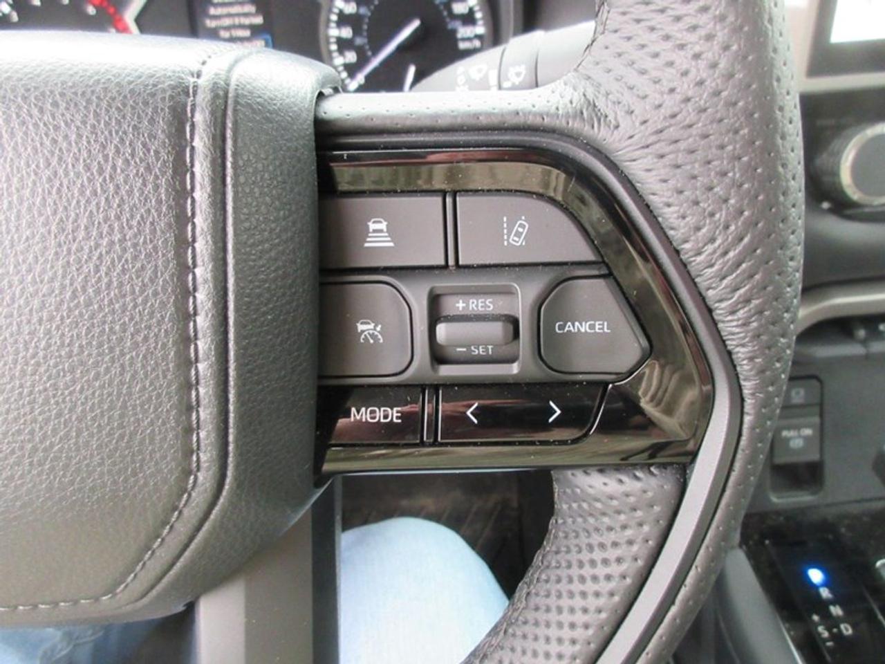 2023 Toyota Tundra Limited CREW MAX Photo