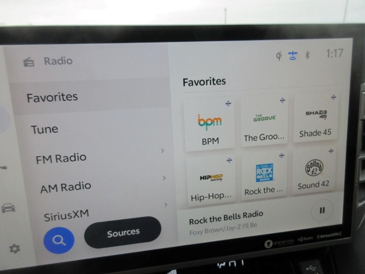 2023 Toyota Tundra Limited CREW MAX Photo