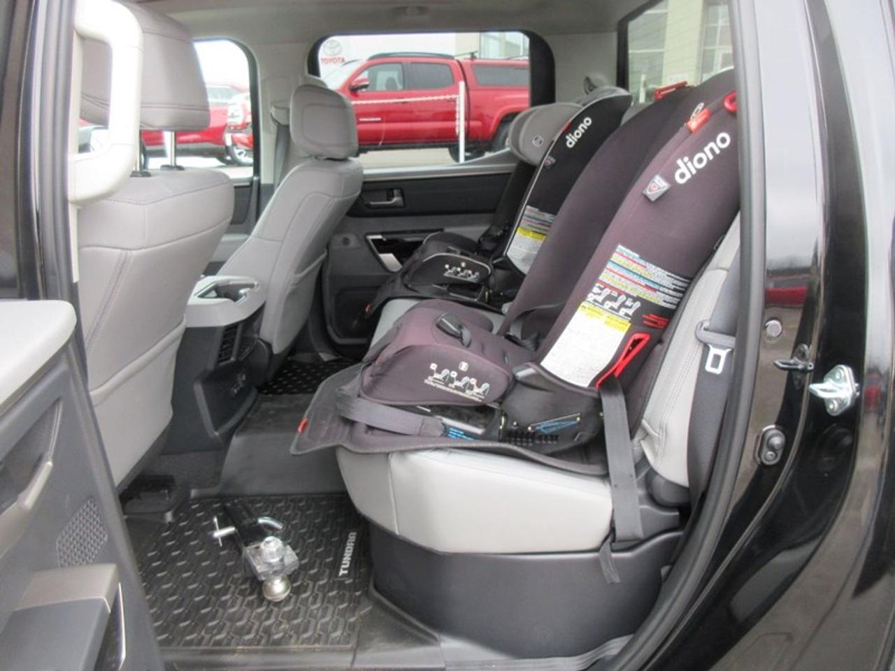 2023 Toyota Tundra Limited CREW MAX Photo
