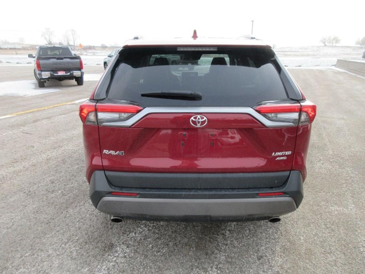 2021 Toyota RAV4 LIMITED AWD Photo3