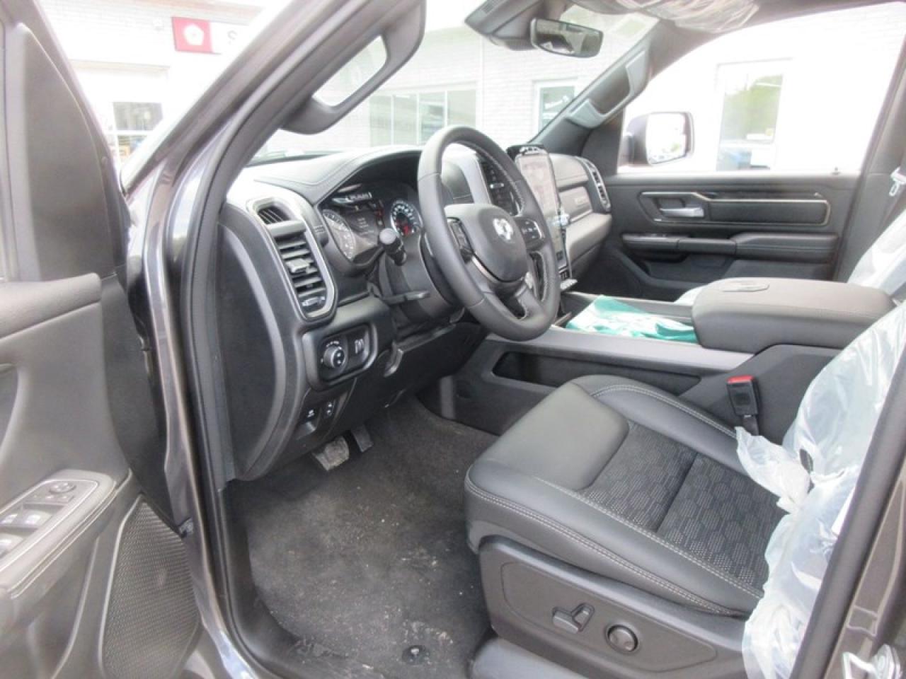 2022 RAM 1500 Sport Crew Cab Photo4