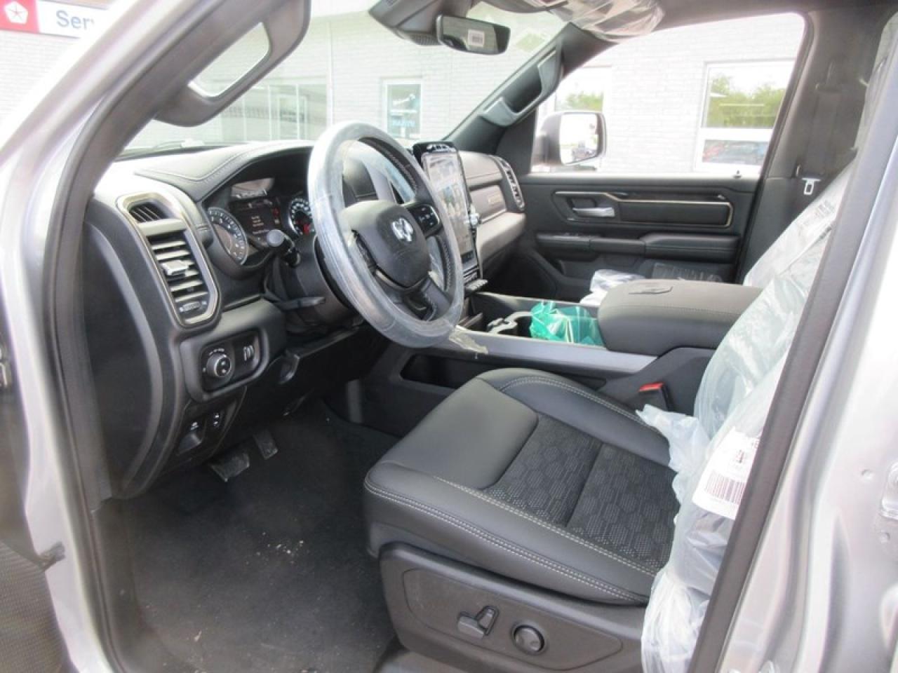 2022 RAM 1500 Sport Crew Cab Photo4