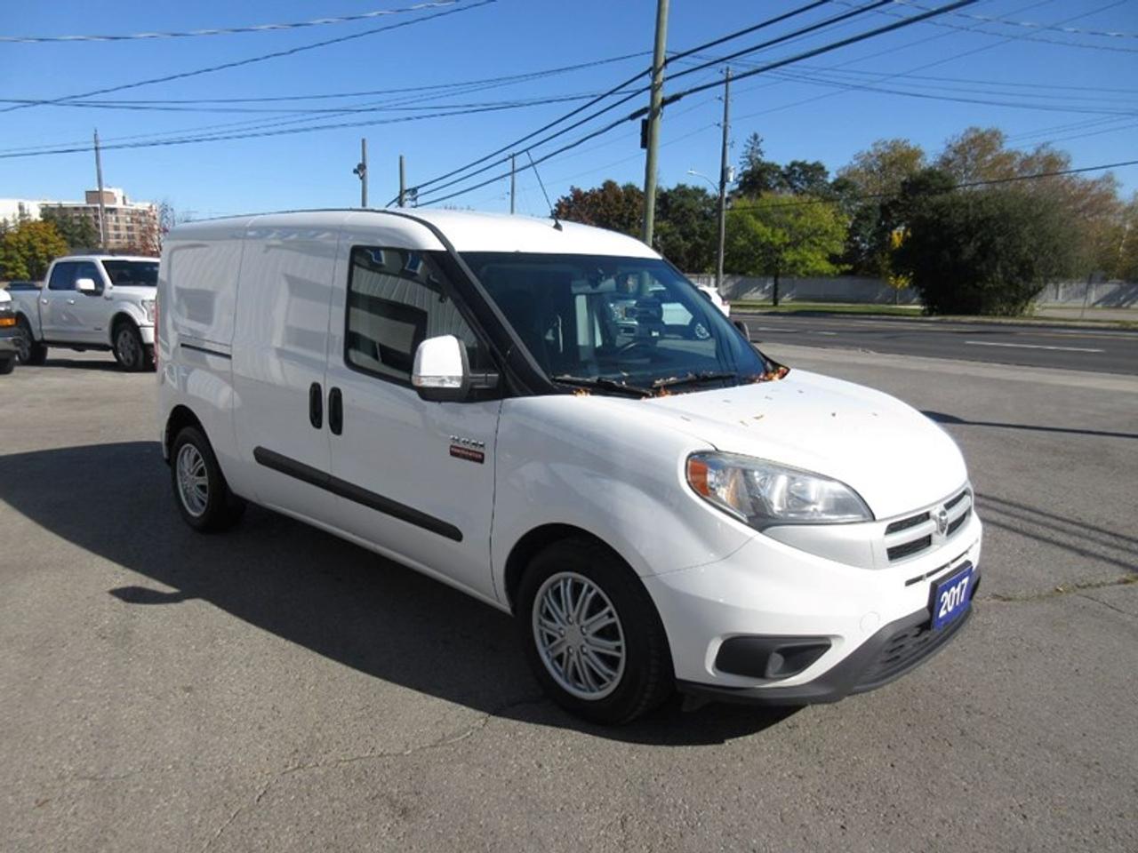 2017 RAM ProMaster City Tradesman  SLT Photo4