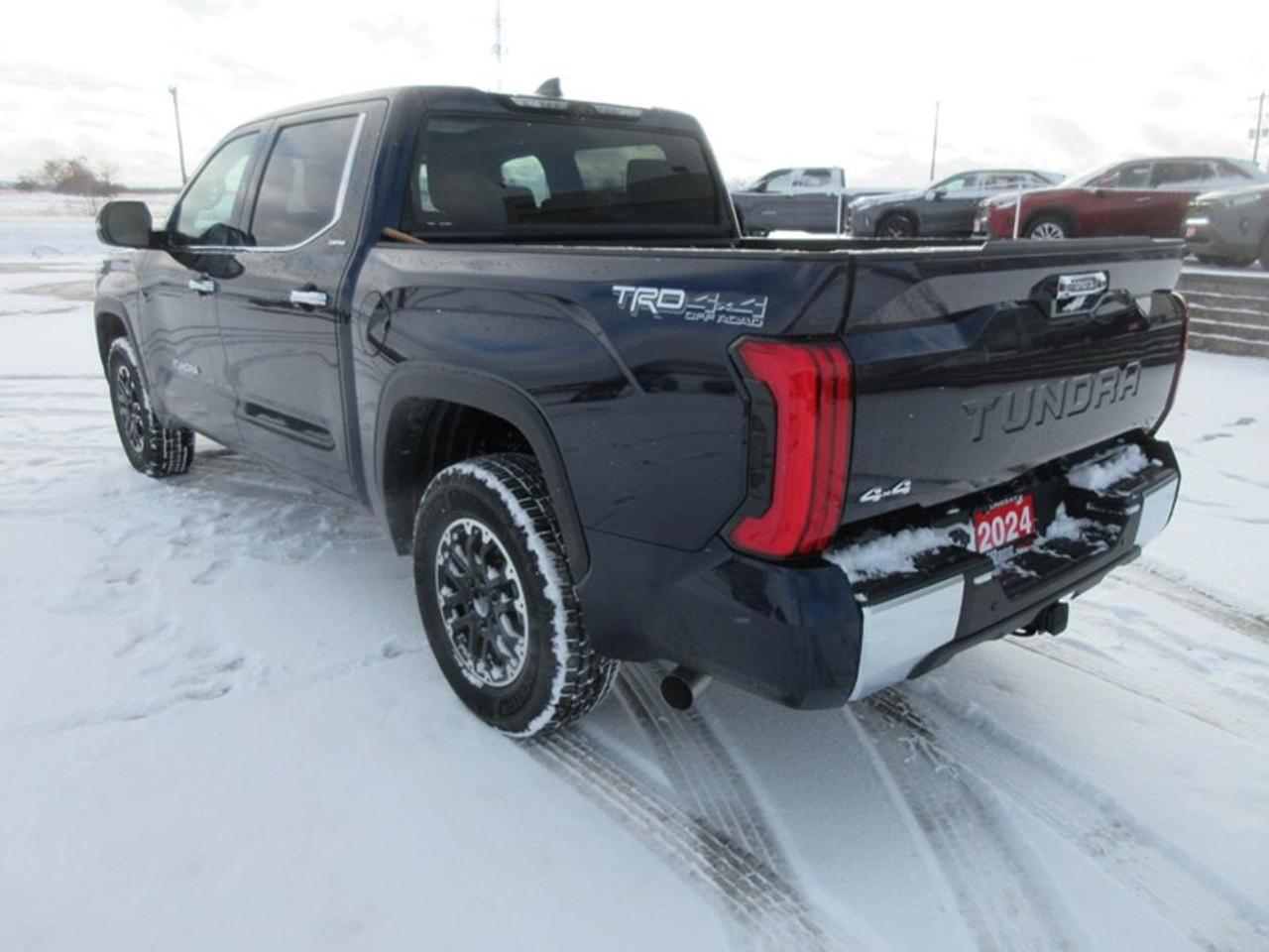 2024 Toyota Tundra Limited CREW MAX Photo2
