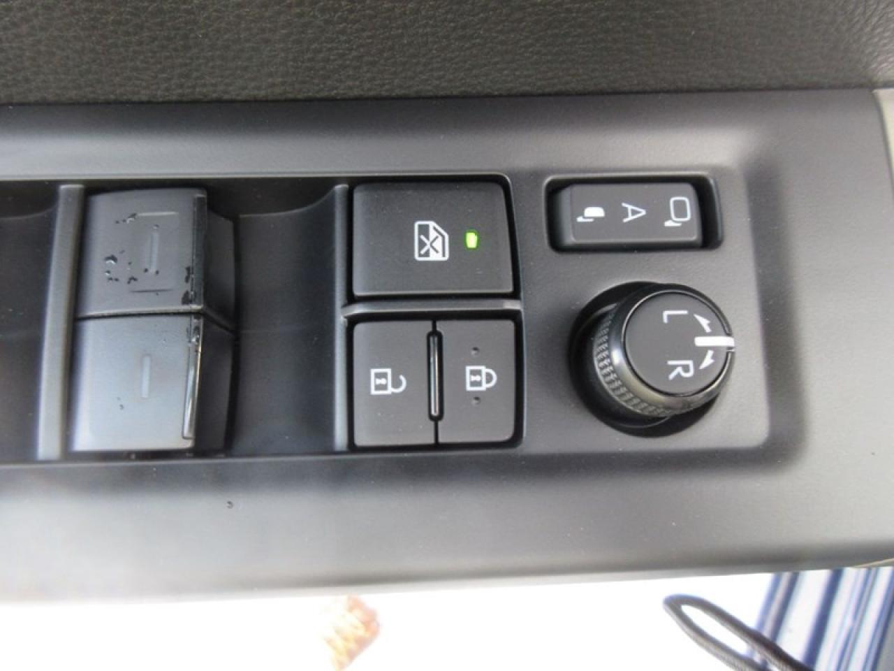 2024 Toyota Tundra Limited CREW MAX Photo