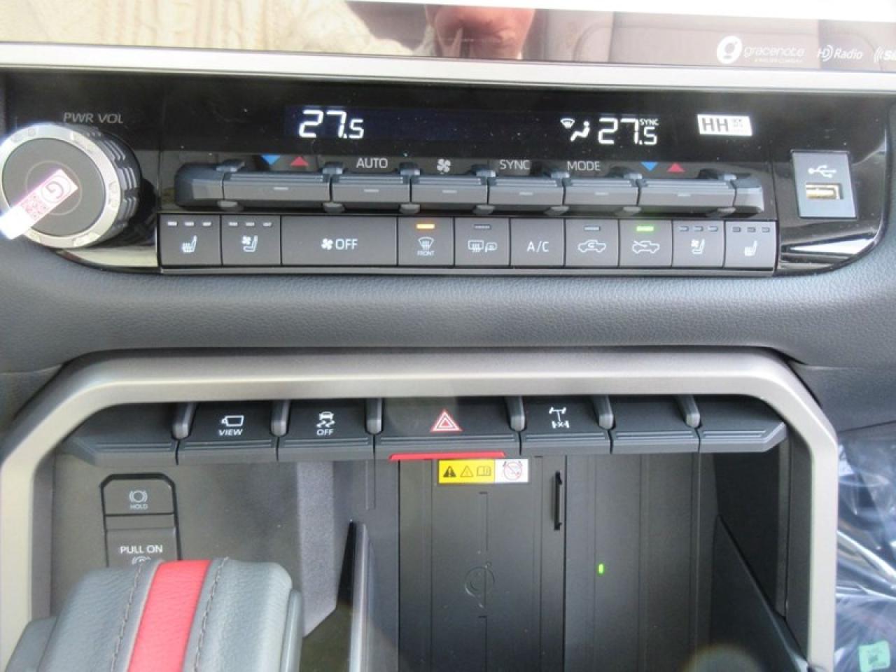 2024 Toyota Tundra Limited CREW MAX Photo